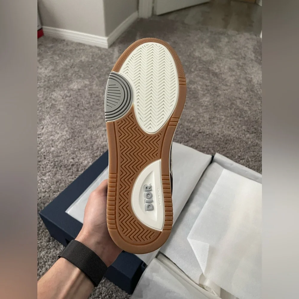 Dior Designer Sneakers - Picture 3 of 7